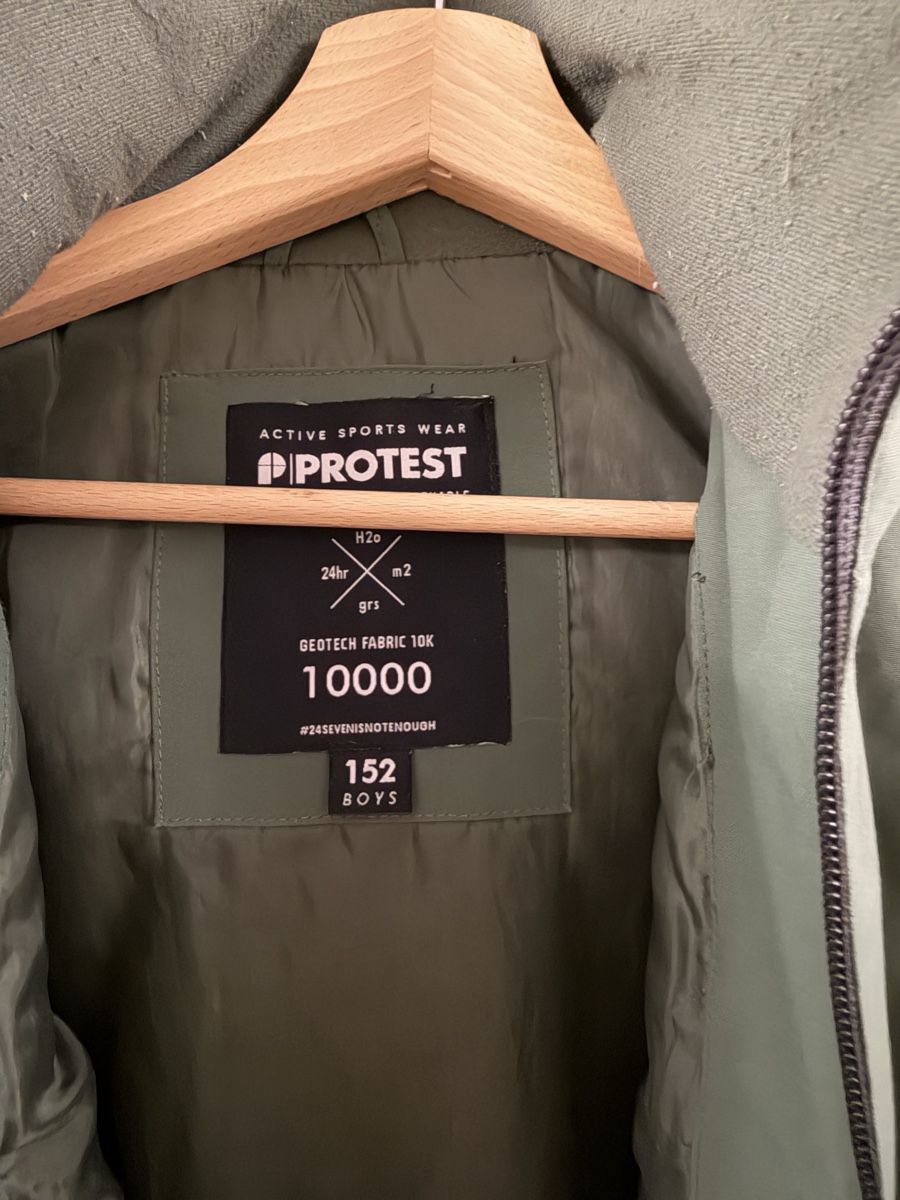 Protest Giacche & Cappotti: Protest Kinder Ski Jacke Grösse 152 – Usato da Hunzenschwil venduto da sputnik26 4