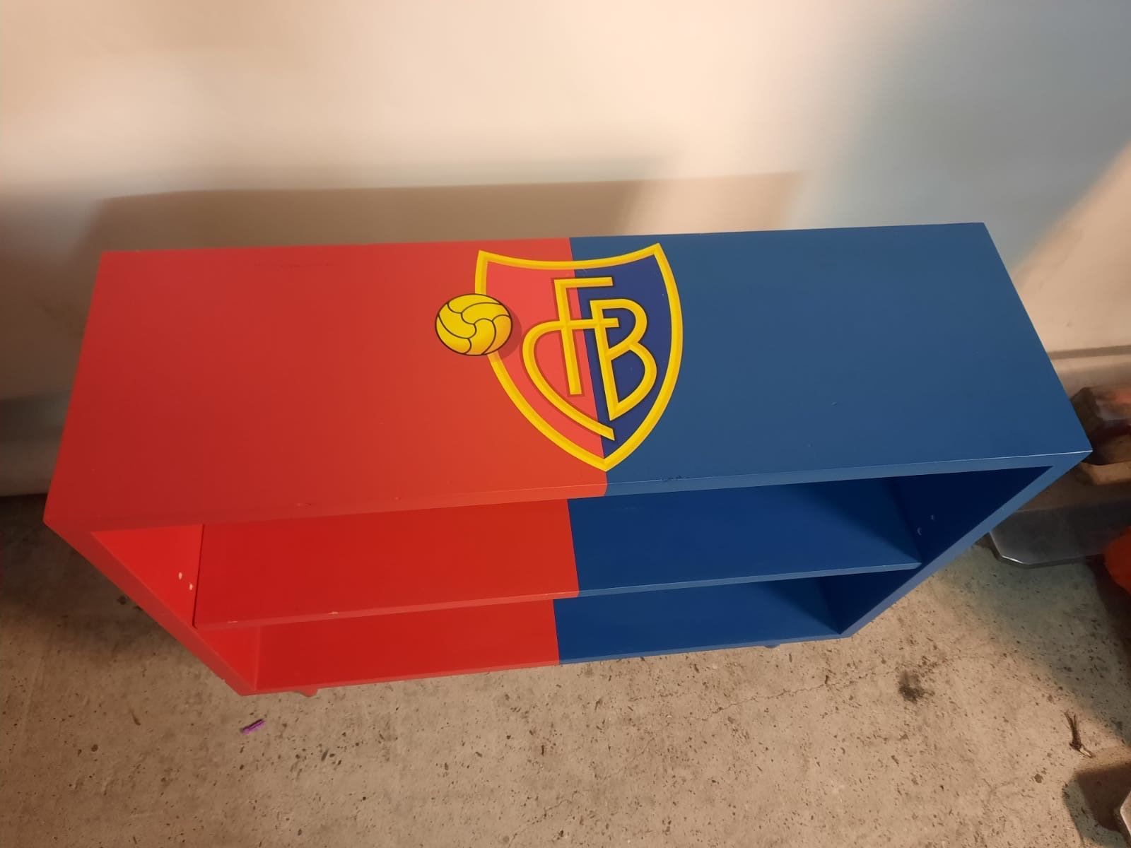 Scaffali: FC Basel Regal / Komode Handbemalt Holz Eingizartig – Usato da Münchenstein venduto da tsp01 4