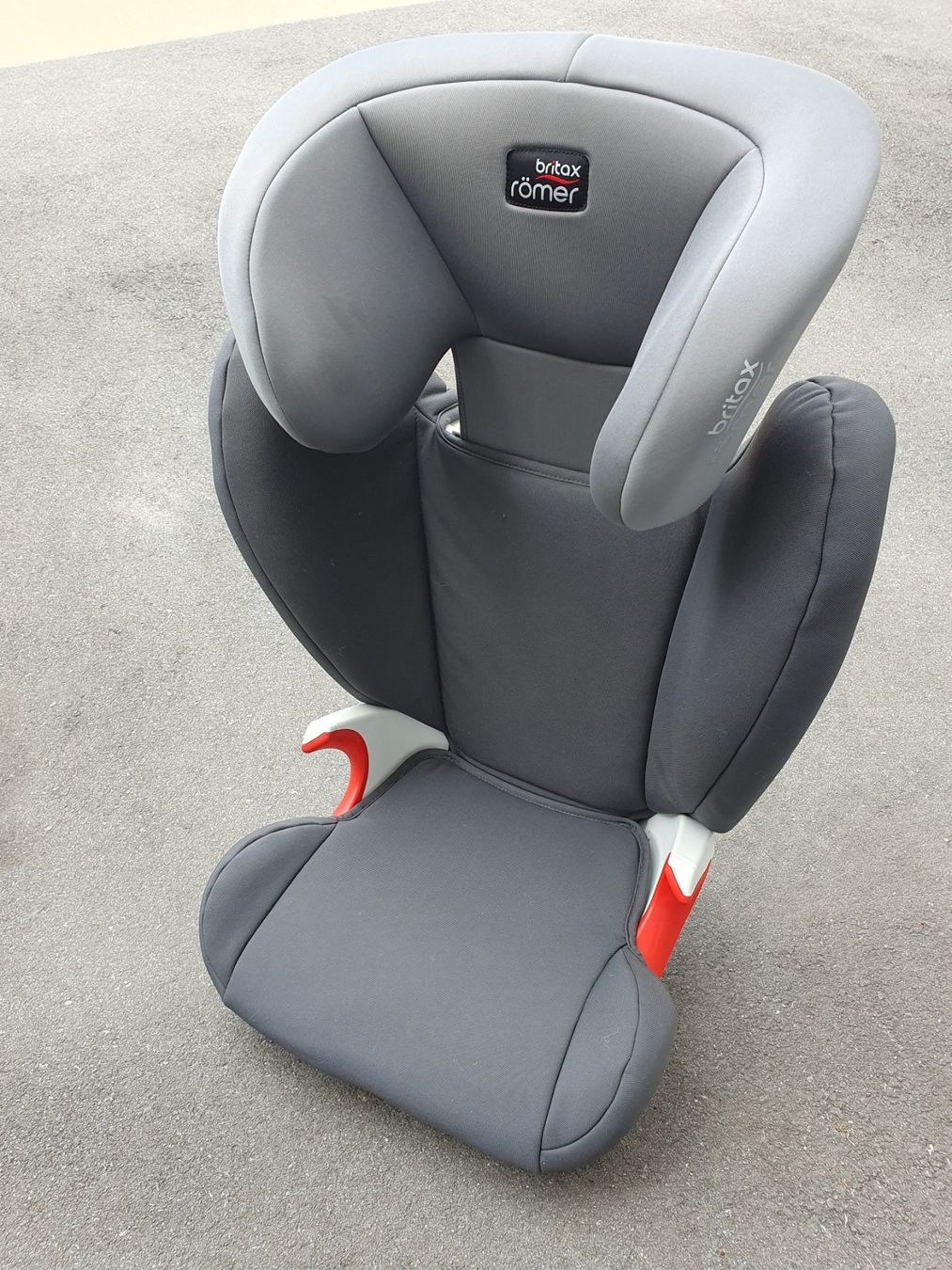 Britax Römer Auto-Kindersitze: Römer Universal Kindersitz 15-36 kg – Gebraucht aus Triesen von platzproblem1