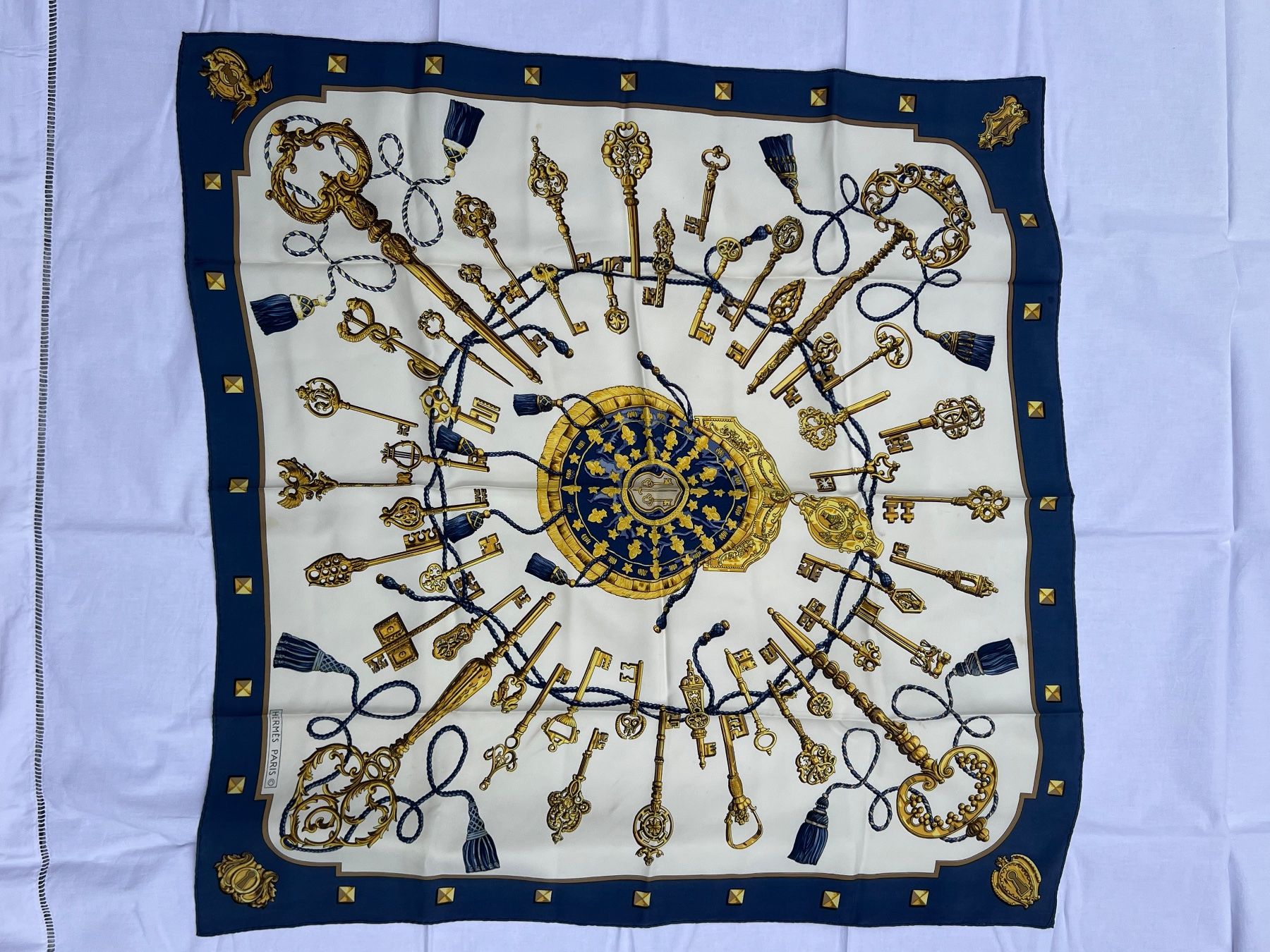 Foulard & Sciarpe: Carré Hermès – Usato da Willisau venduto da Foehren15