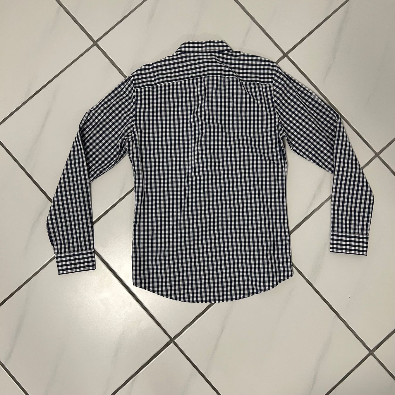 Hemden, T-Shirts & Polos: Kariertes Hemd Gr. S – Gebraucht aus Opfikon von ZDem 1