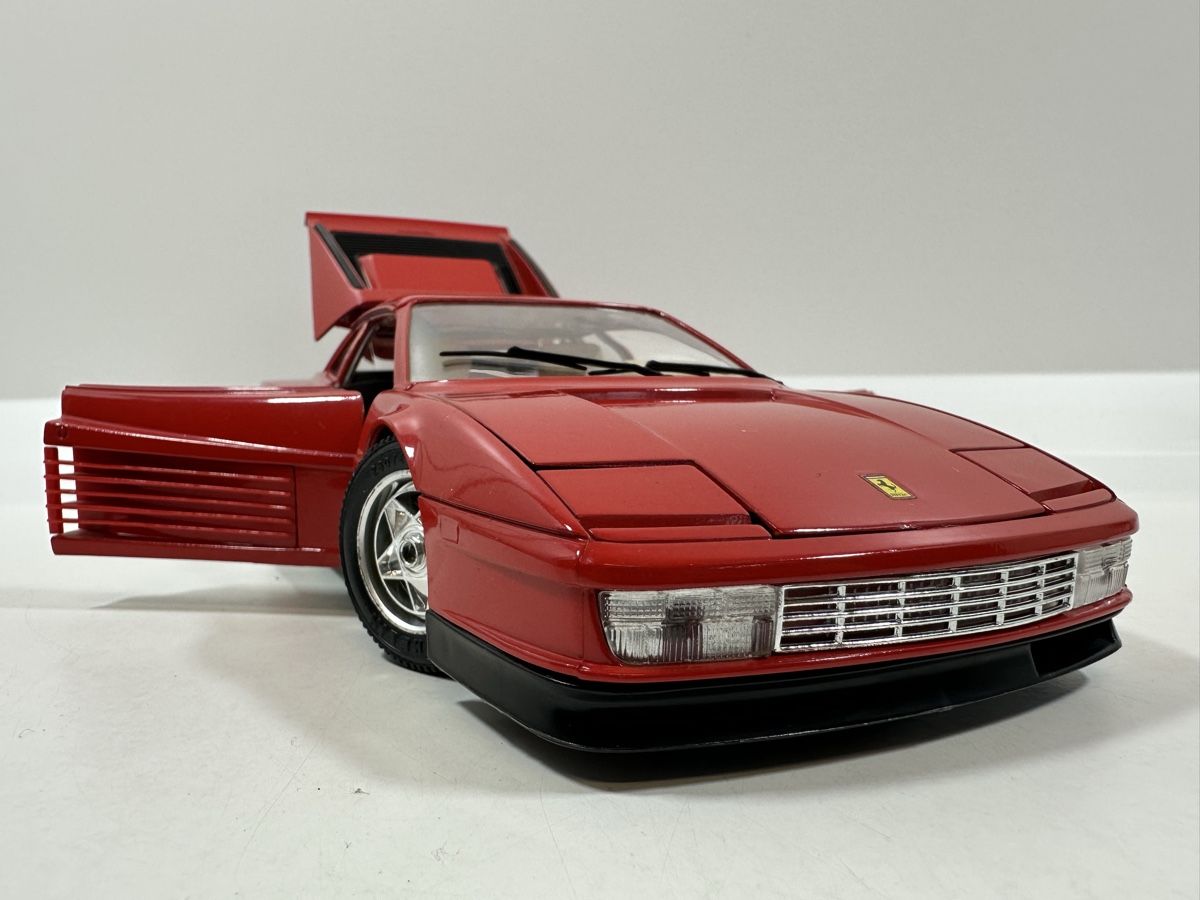 Bburago Modellini d'auto: Ferrari Testarossa 1:18, rot, BBURAGO – Usato da Zofingen venduto da rf9_x2xt 9