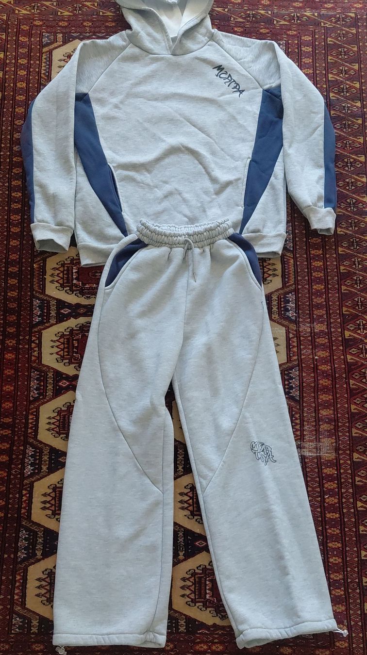 Jumpsuits: Grauer Trainingsanzug Grösse S mit blauen Einsätzen – Neu (gemäss Beschreibung) aus Rupperswil von sim_v6j9