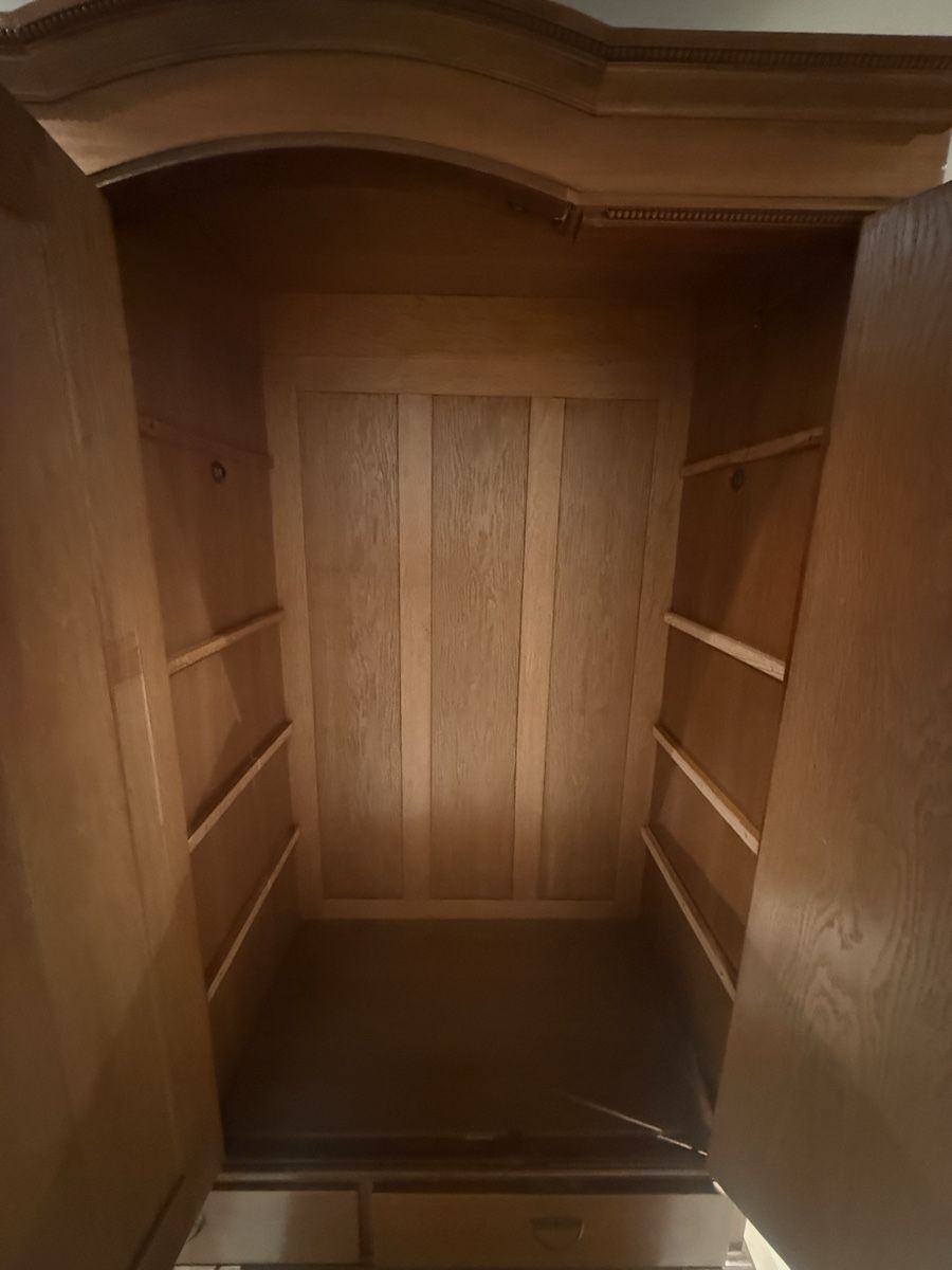 Schränke: Antiker Holzschrank – Gebraucht aus Rafz von janrubin 1