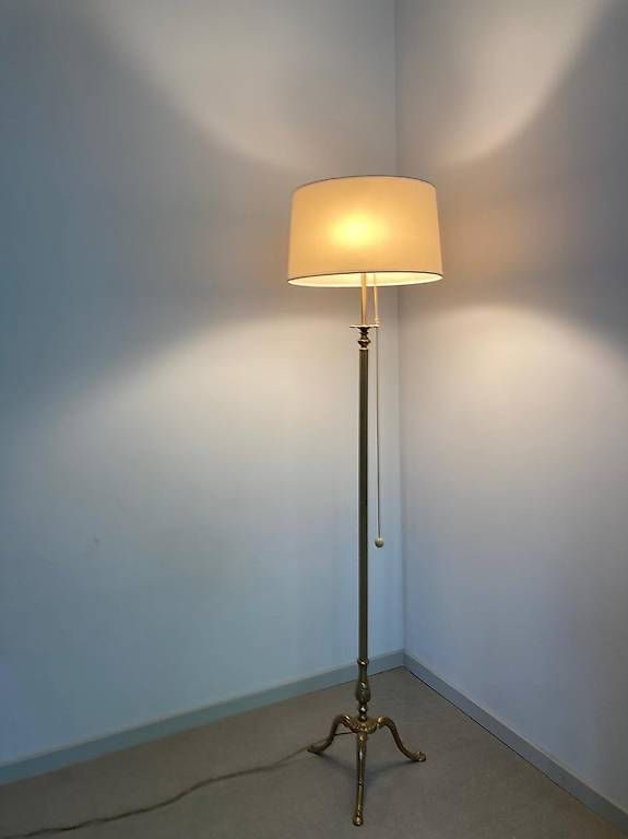 Lampade: Stehlampe Messing mit Stoffschirm – Usato da Bern venduto da davenzin