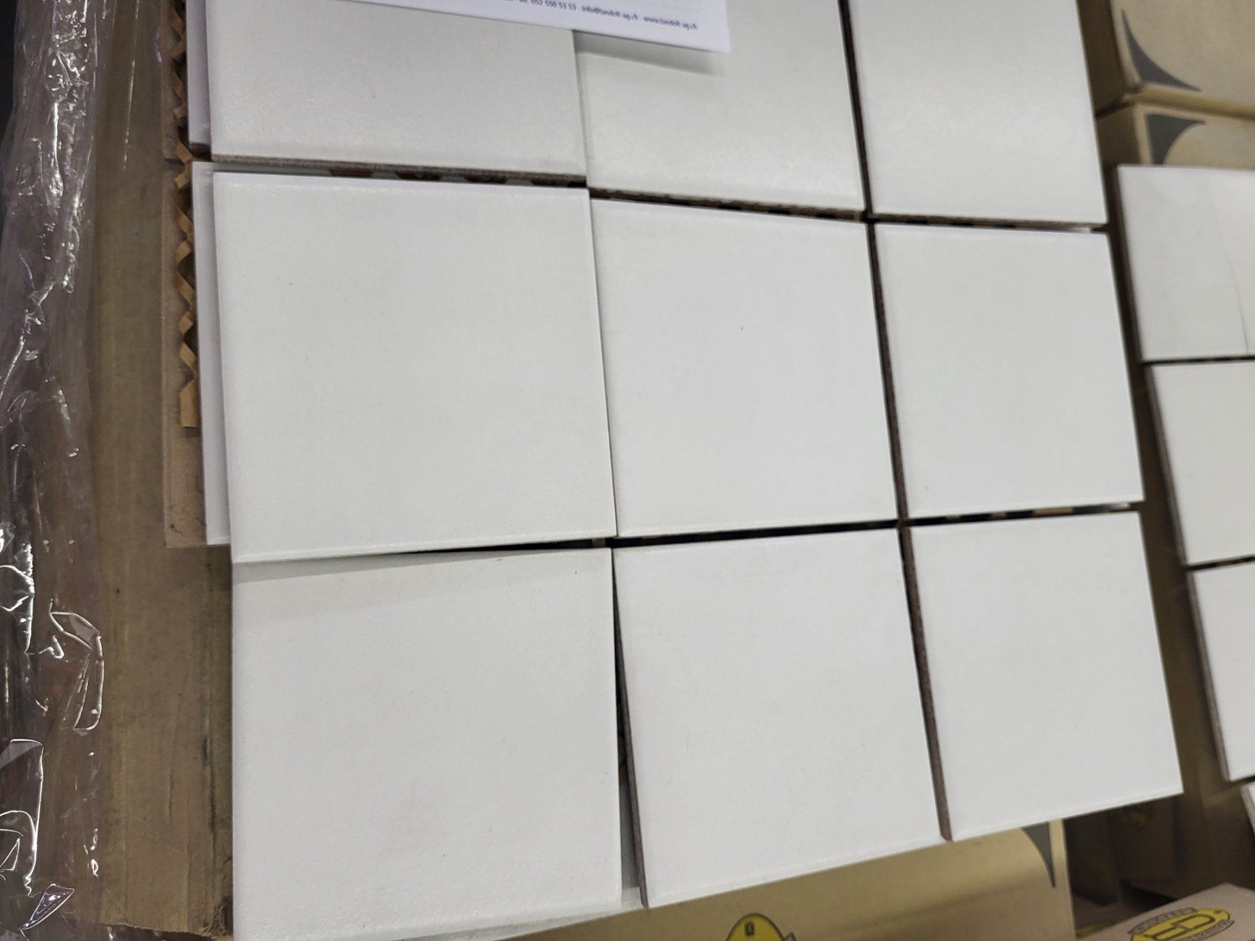 Rivestimenti per pavimenti: Bianco Export Fliesen 10x10 cm – Nuovo e nell'imballaggio originale da Diessenhofen venduto da Osio 1