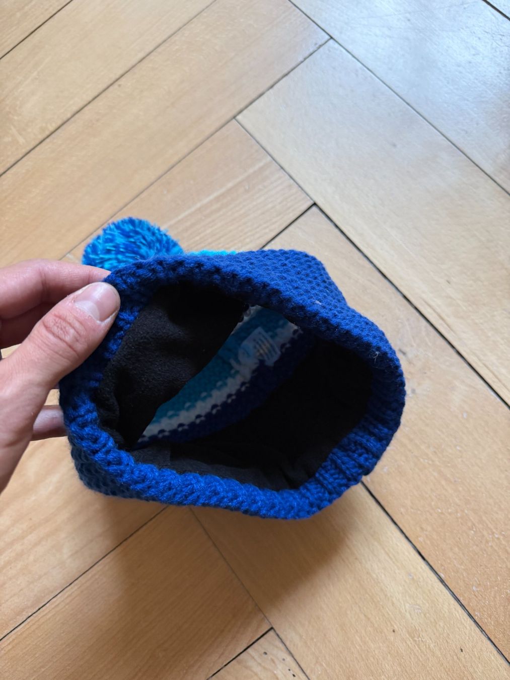 Copricapi, berretti & cappellini: PANDINAVIA - Strickmütze blau – Usato da Zürich venduto da Diazaio 1