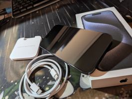 Apple iPhone 15 Pro 128Go - Très bon état