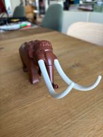 Lego Mammut Figur braun mit Stosszähnen gebraucht Zustand