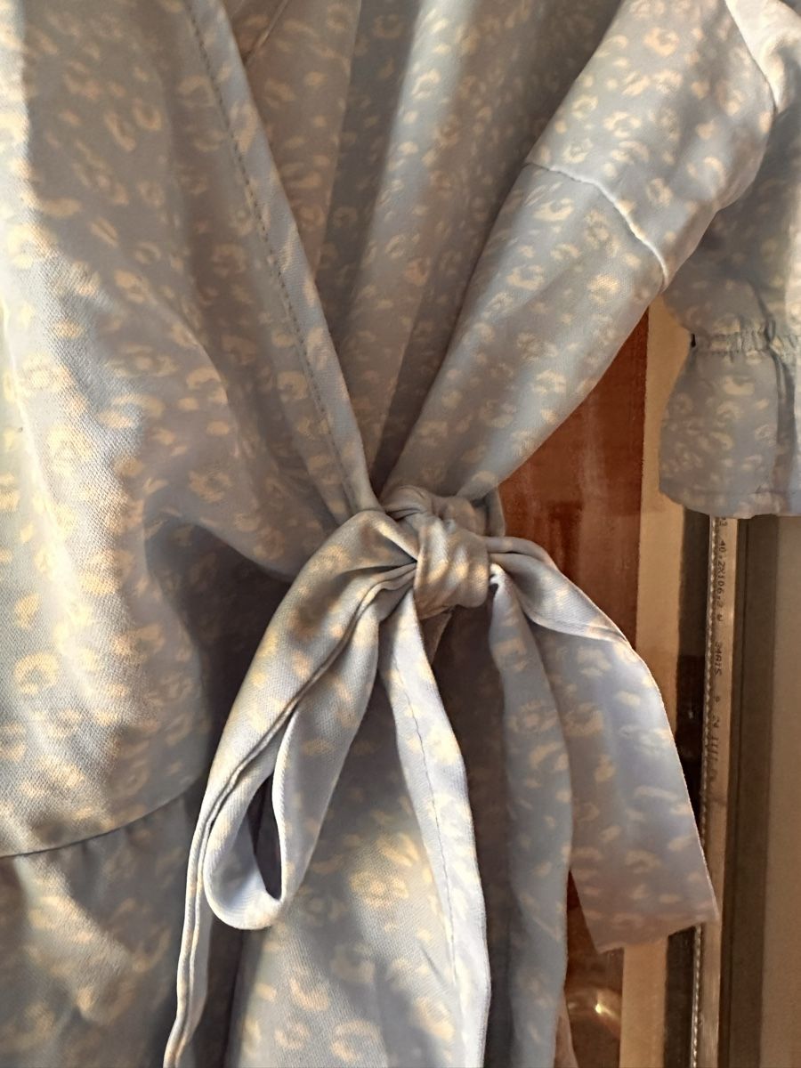 Vero Moda Top: Vero Moda Wrap Top, Pale Blue Floral – Nuovo (secondo la descrizione) da Zürich venduto da BettinaMarie2308 3