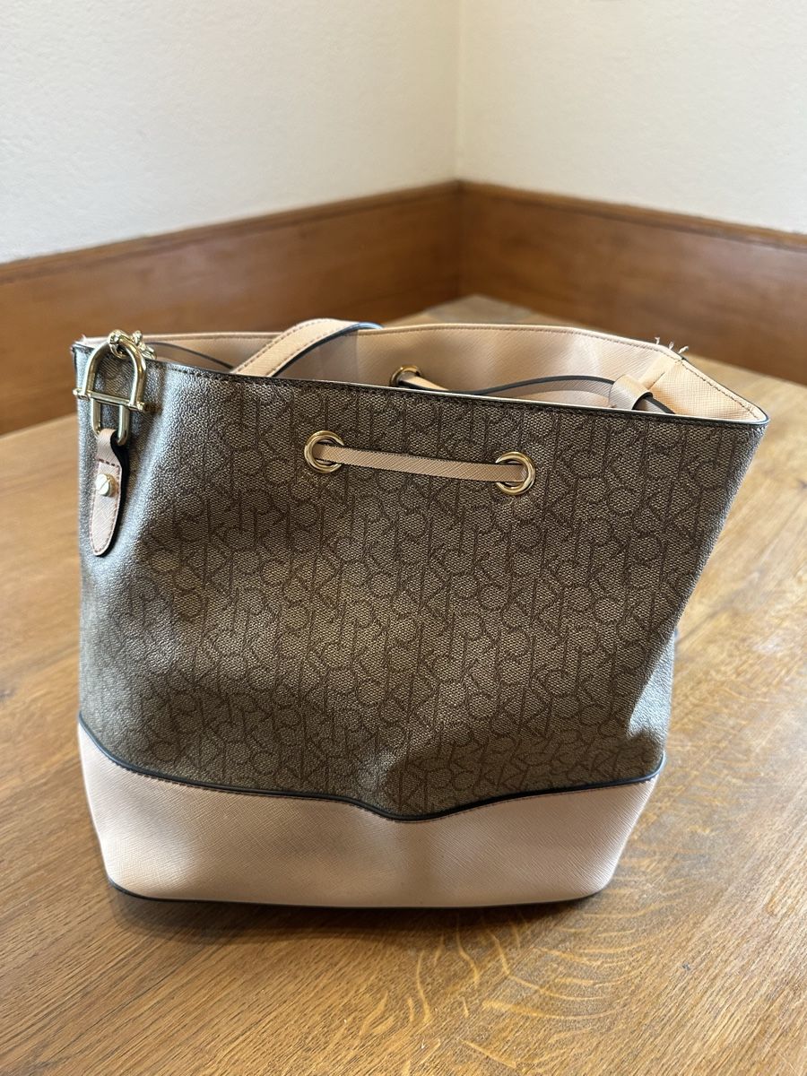Calvin Klein Taschen für Damen: Calvin Klein Handtasche – Gebraucht aus Leimiswil von pet_l6tl 3