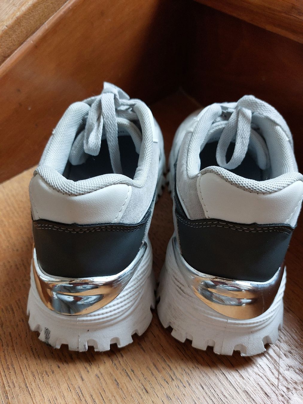 Calvin Klein Chaussures femmes: Sneaker Calvin Klein Gr.38 – D'occasion à Balsthal par Trendline55 4