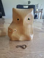 Spardose Eule Holz Brienz mit Schlüssel
