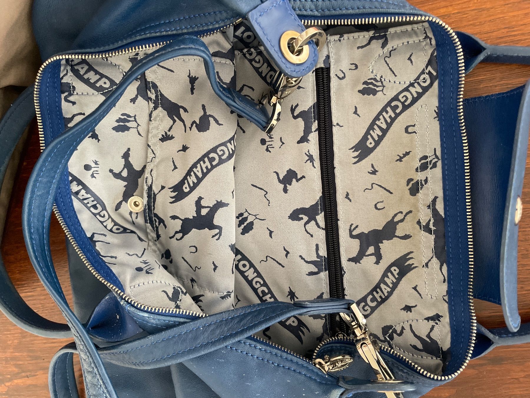 Longchamp Borse da donna: Longchamp, sac bleu marine le pliage cuir – Usato da Genève venduto da hg2_yyz7 3
