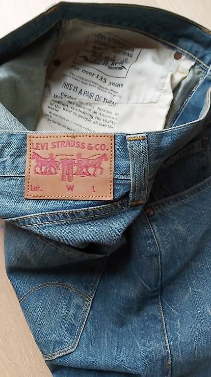 Pantaloni: Levis neu pro Paar – Usato da Uetendorf venduto da Ladouce 3