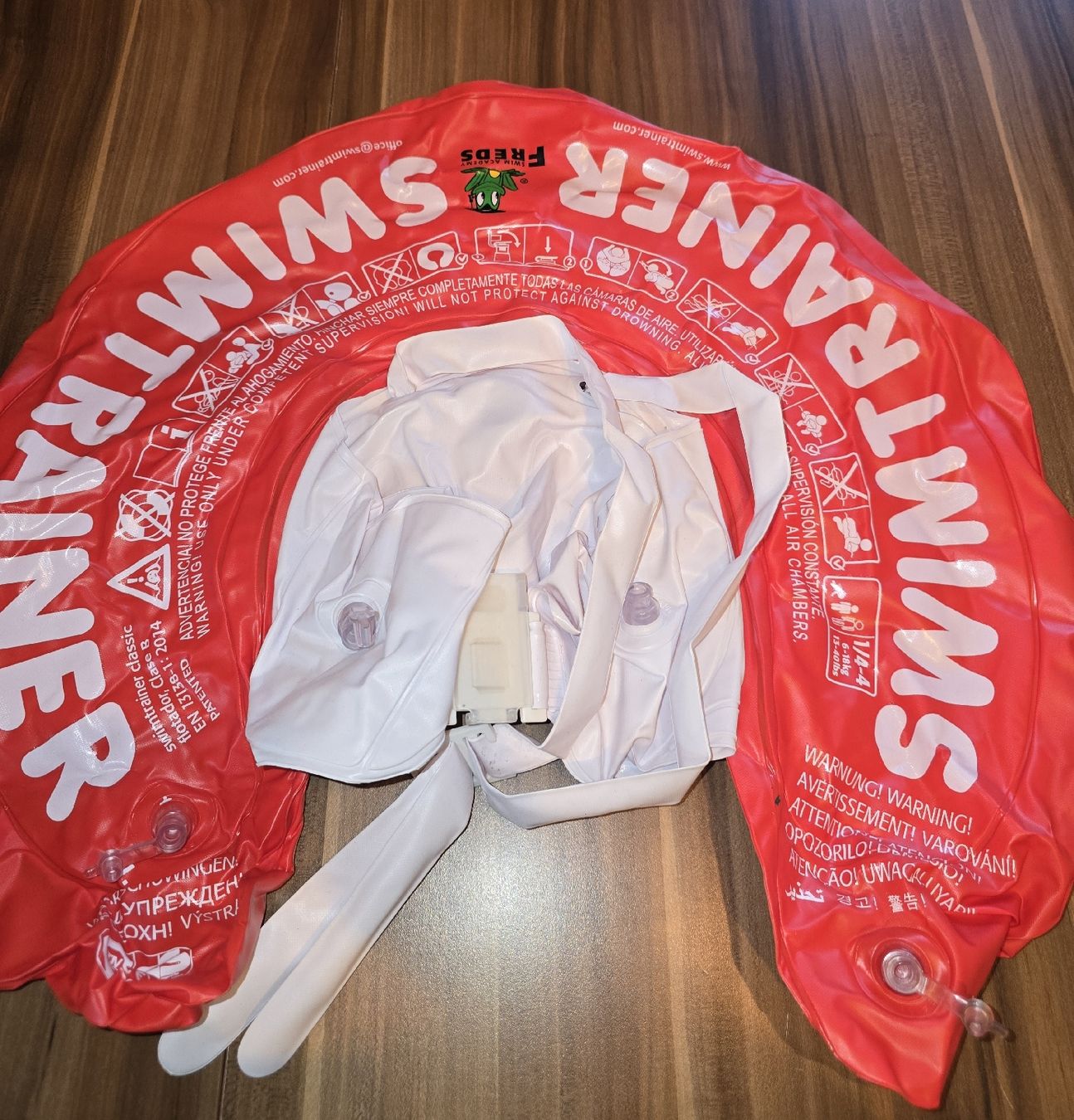 Salvagente: Freds Swimtrainer Classic Schwimmhilfe Rot – Usato da Aadorf venduto da Blutengel1980