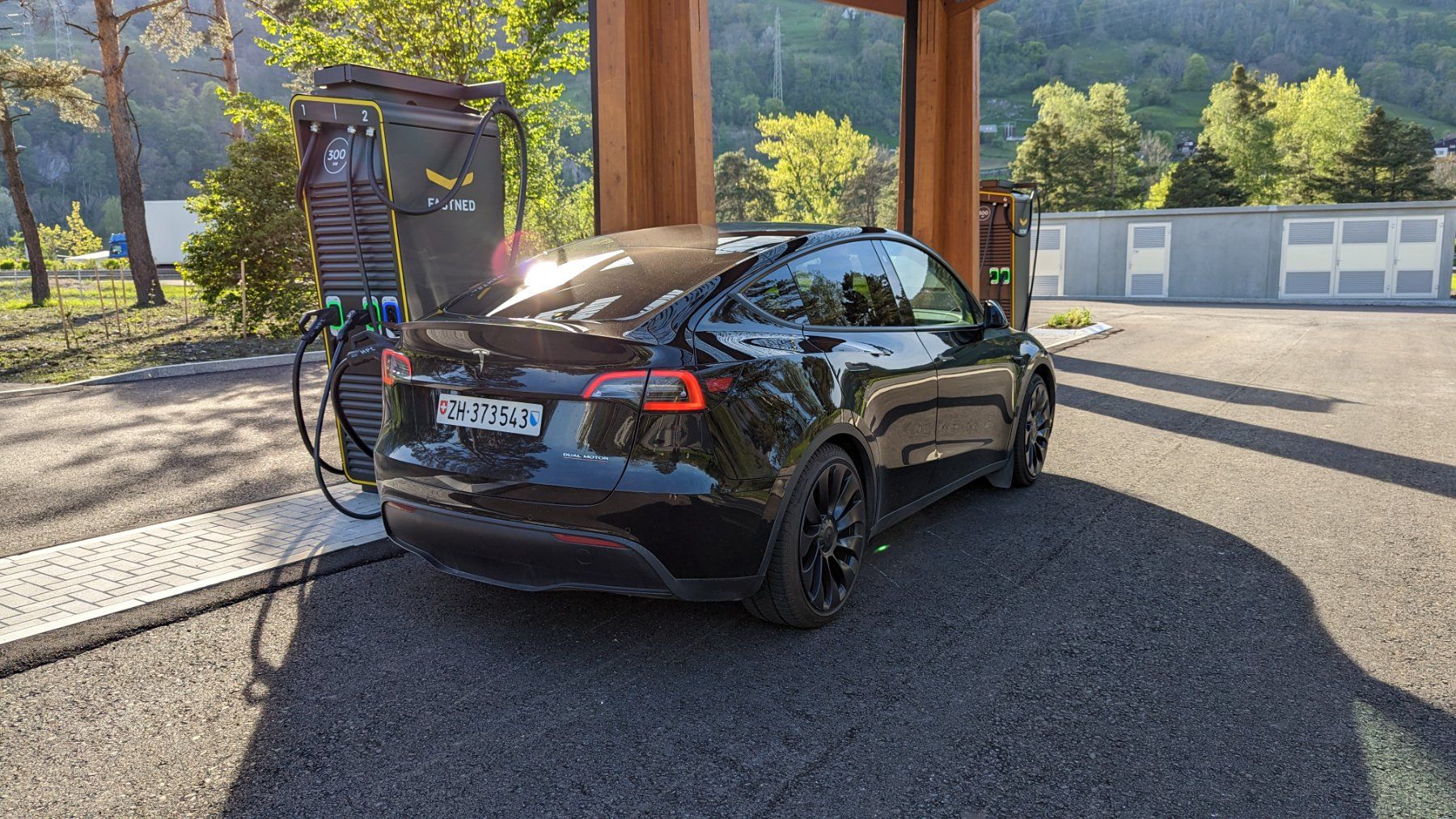 Tesla Automobili: Tesla Model Y Performance Miete: 1 Monat – Usato da Uerzlikon venduto da EV-Adventure 2