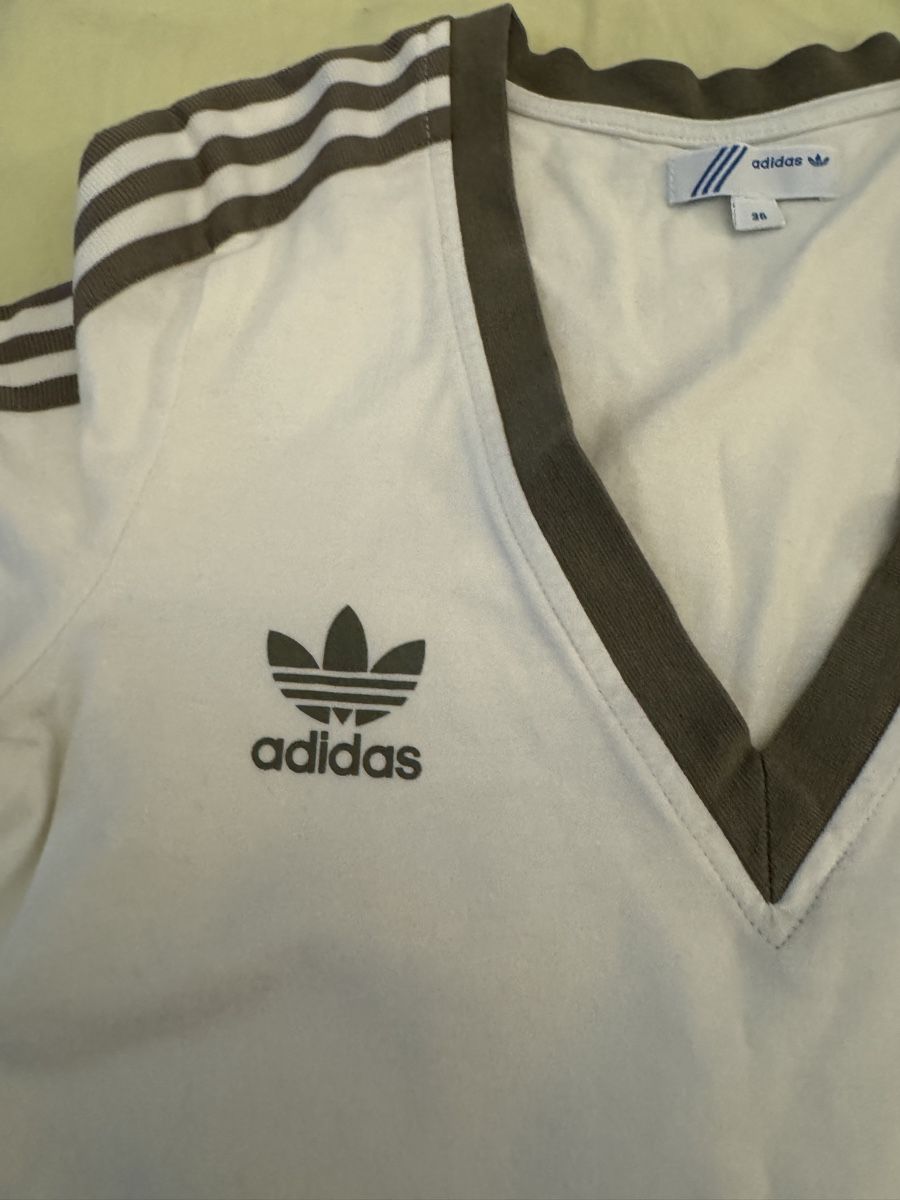 T-shirt: Addidas Vintage shirts – Usato da Basel venduto da sch_9g6x 1