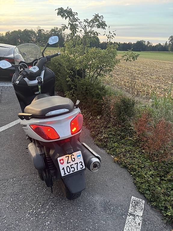 Scooters: Yamaha X-MAX 250 ABS – D'occasion à Hünenberg par val_zs9z 2