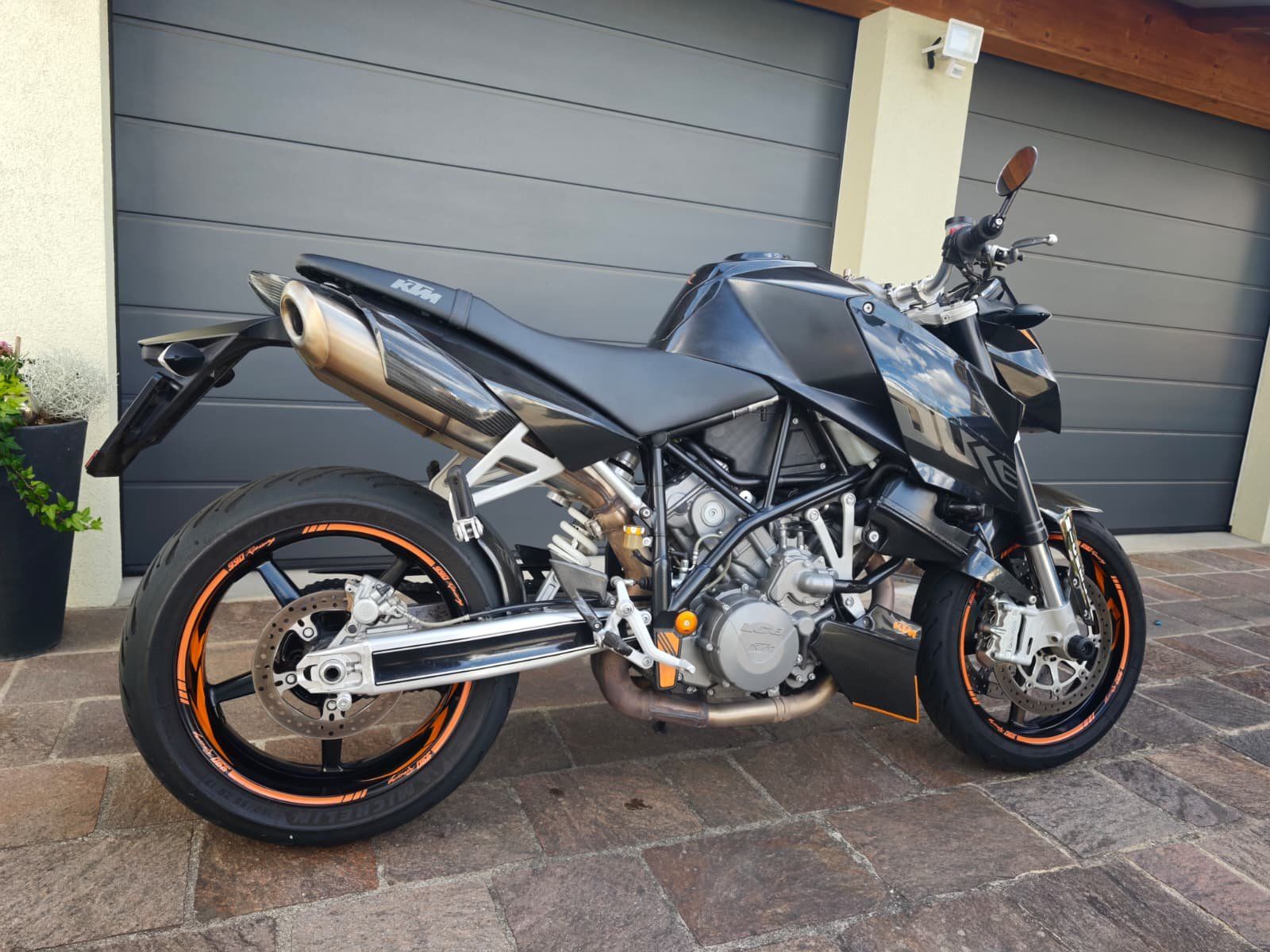KTM Strada: KTM Superduke 990 – Usato da Leibstadt venduto da SuperDuke990R