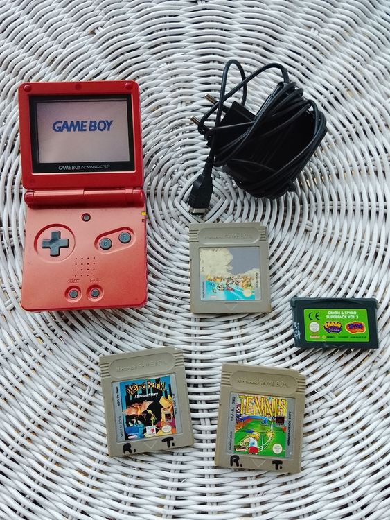 Game Boy Advance SP Rouge + 4 jeux (Gebraucht) in Couvet für CHF 180 ...