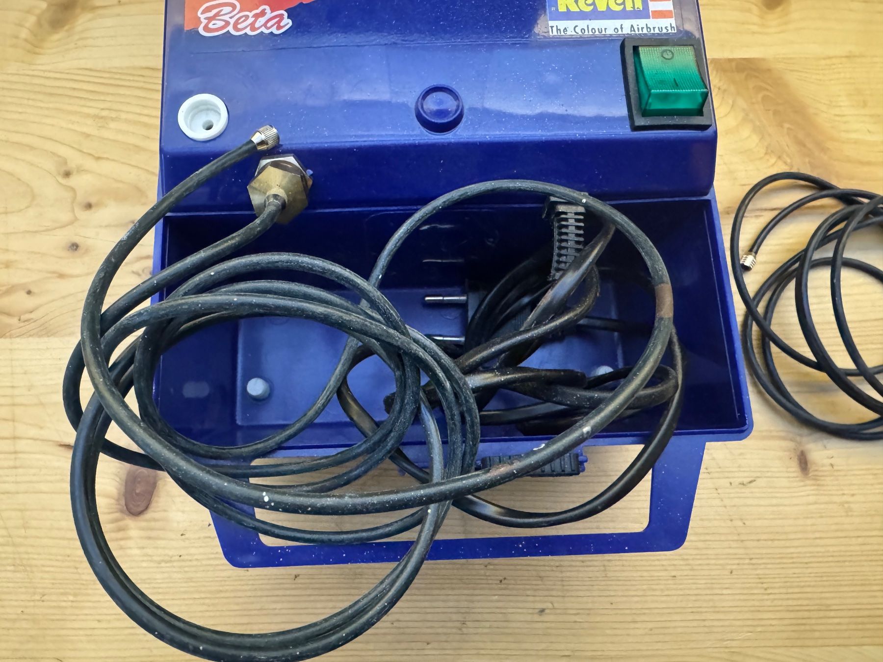 Revell Compressori: Airbrush Kompressor Revel – Usato da Klarsreuti venduto da Sbirolipiero 3