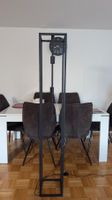 Stehlampe schwarz Metall mit Fusschalter guter Zustand