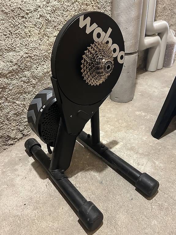 Hometrainer: Home trainer Wahoo KICKR Core avec cassette Shimano – Usato da Founex venduto da cel_9rqq