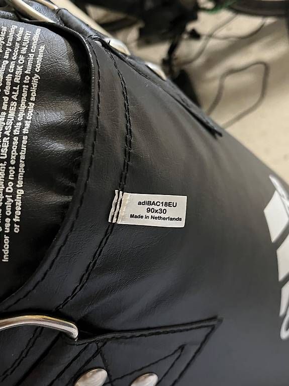 Sacs de frappe: Adidas Boxsack  schwarz, top Zustand – D'occasion à Oberrohrdorf par sil_tk2l 1