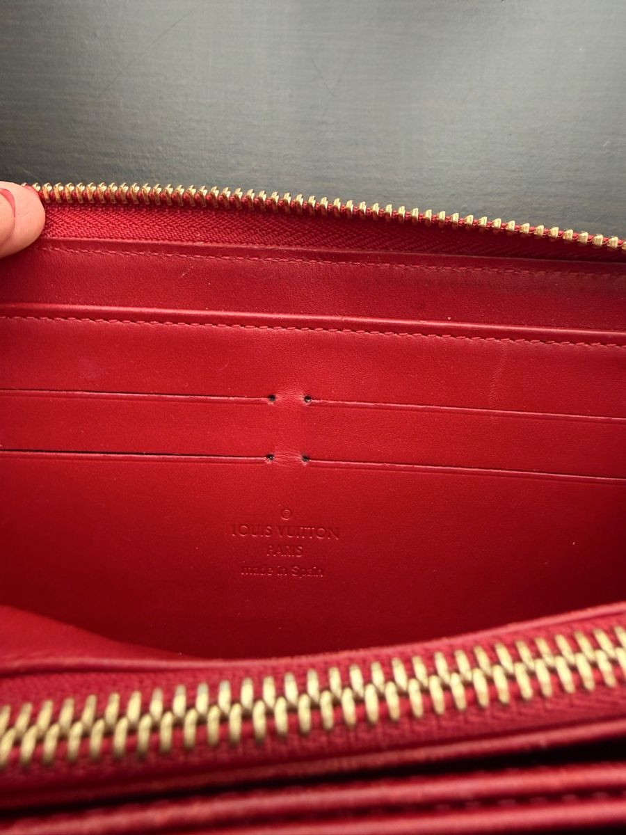 Louis Vuitton Brieftaschen: Louis Vuitton Geldbörse Lackleder rot – Gebraucht aus Othmarsingen von Paucaverba 1