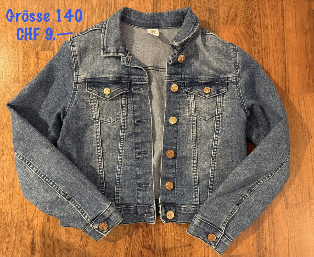 Giacche: Jeansjacke Grösse 140 – Usato da Baar venduto da Princesaphantagiro