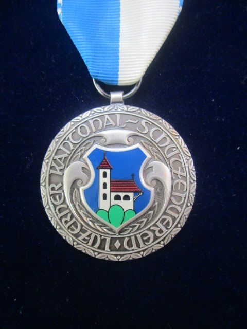 Medaglie: Luzerner Stich 1992 emailliertes Gemeindewappen Flühli – Nuovo (secondo la descrizione) da Luzern venduto da Horoskop1 1
