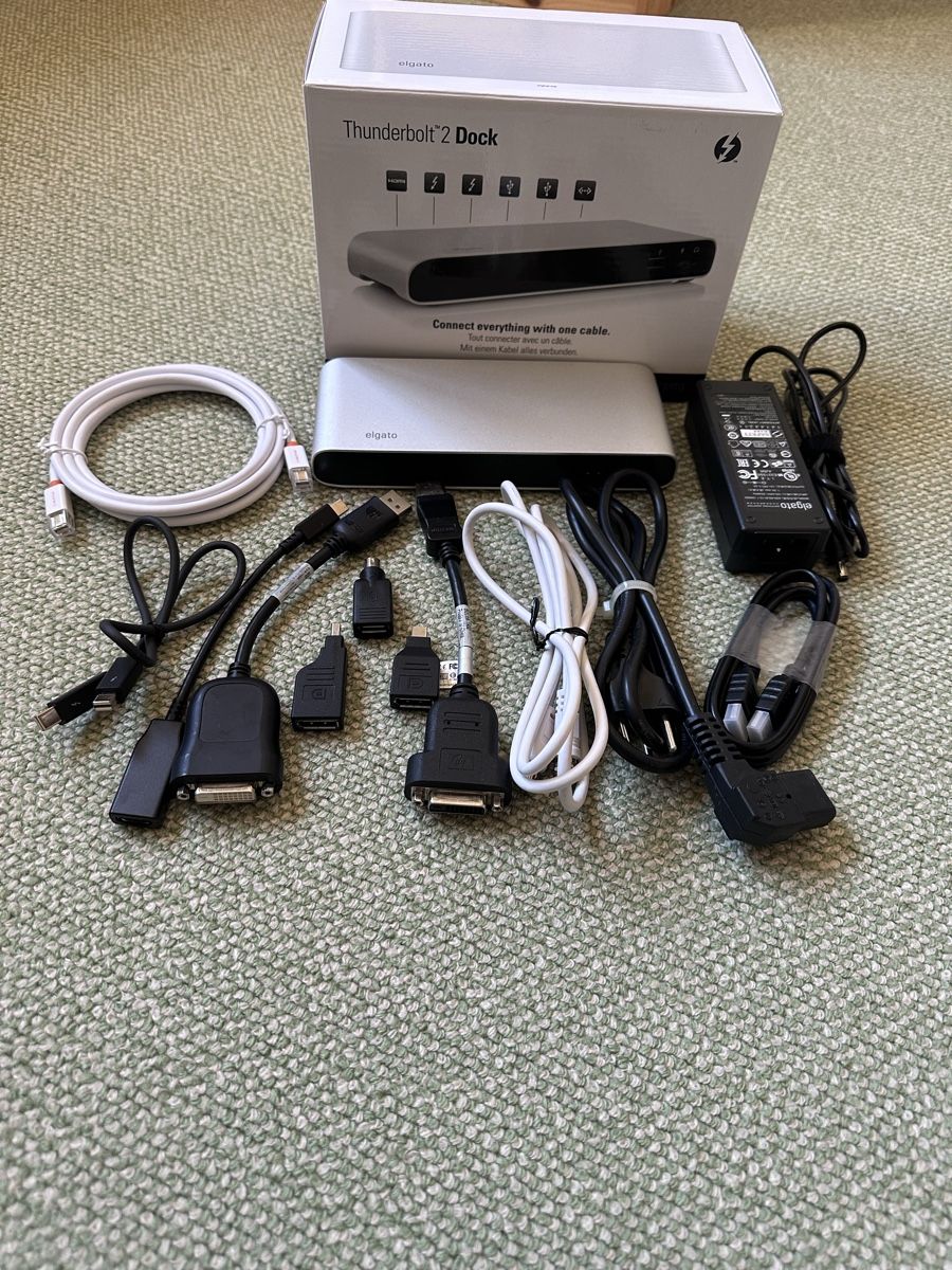 Elgato Docking station: Elgato Thunderbolt 2 Dock with Accessories – Usato da Bex venduto da roopa.gorla