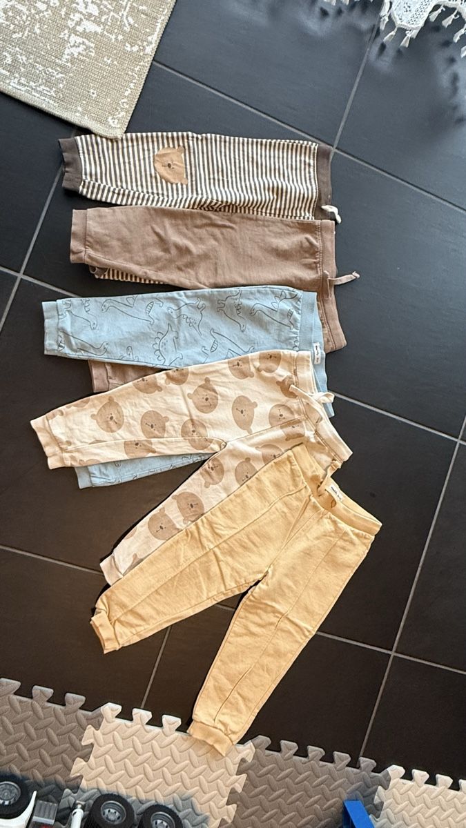 Hosen: Jogginghosen Set, Größe 98 – Gebraucht aus Sevelen von ann_f687 1