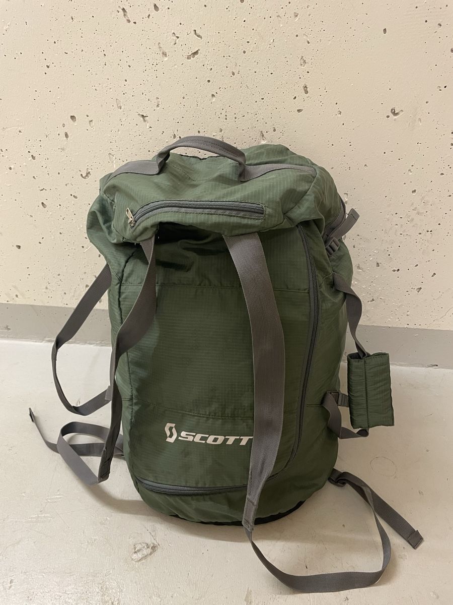 Scott Borse: Scott duffel – Usato da La Tour-de-Trême venduto da jul_l8fs