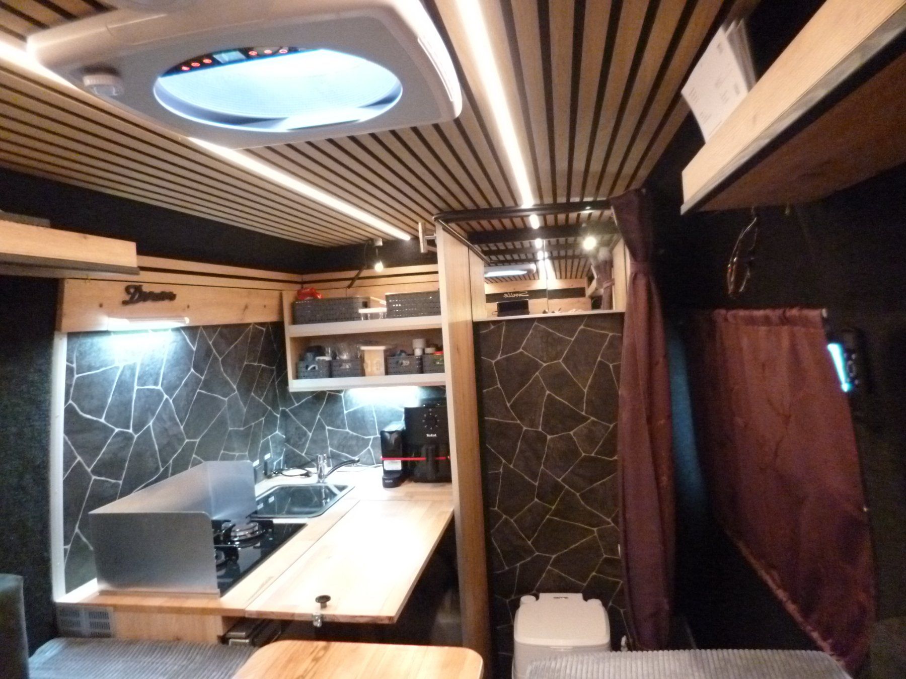VW Veicoli da campeggio: Camper VW Crafter Alaska Edition ab MFK – Usato da Schaffhausen venduto da Anke 6