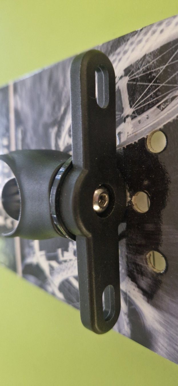 Supporti per biciclette: Flaschenhalter-Adapter Bike Attitude – Nuovo (secondo la descrizione) da Erlenbach im Simmental venduto da laska31 1