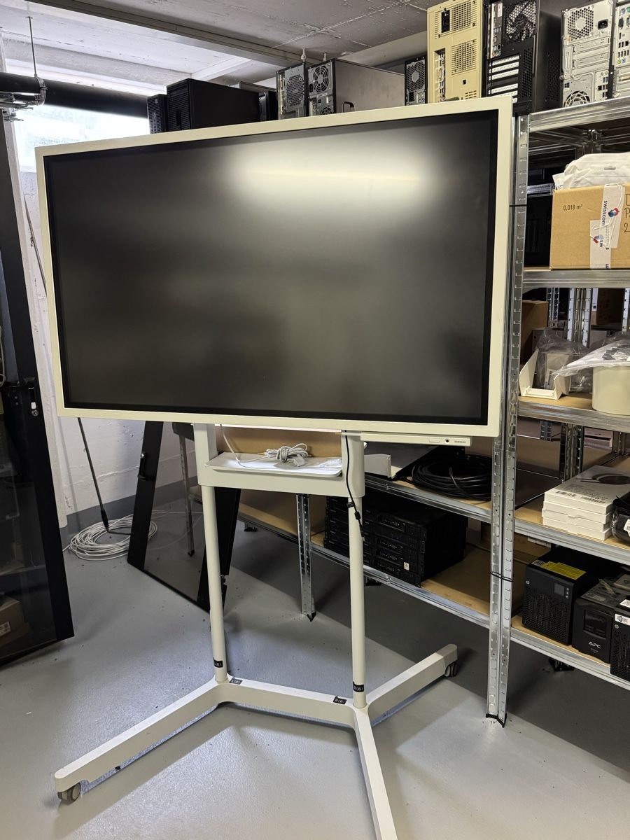 Samsung Monitore: Samsung interactive display  – Neu (gemäss Beschreibung) aus niederhasli von gwe_8l5q