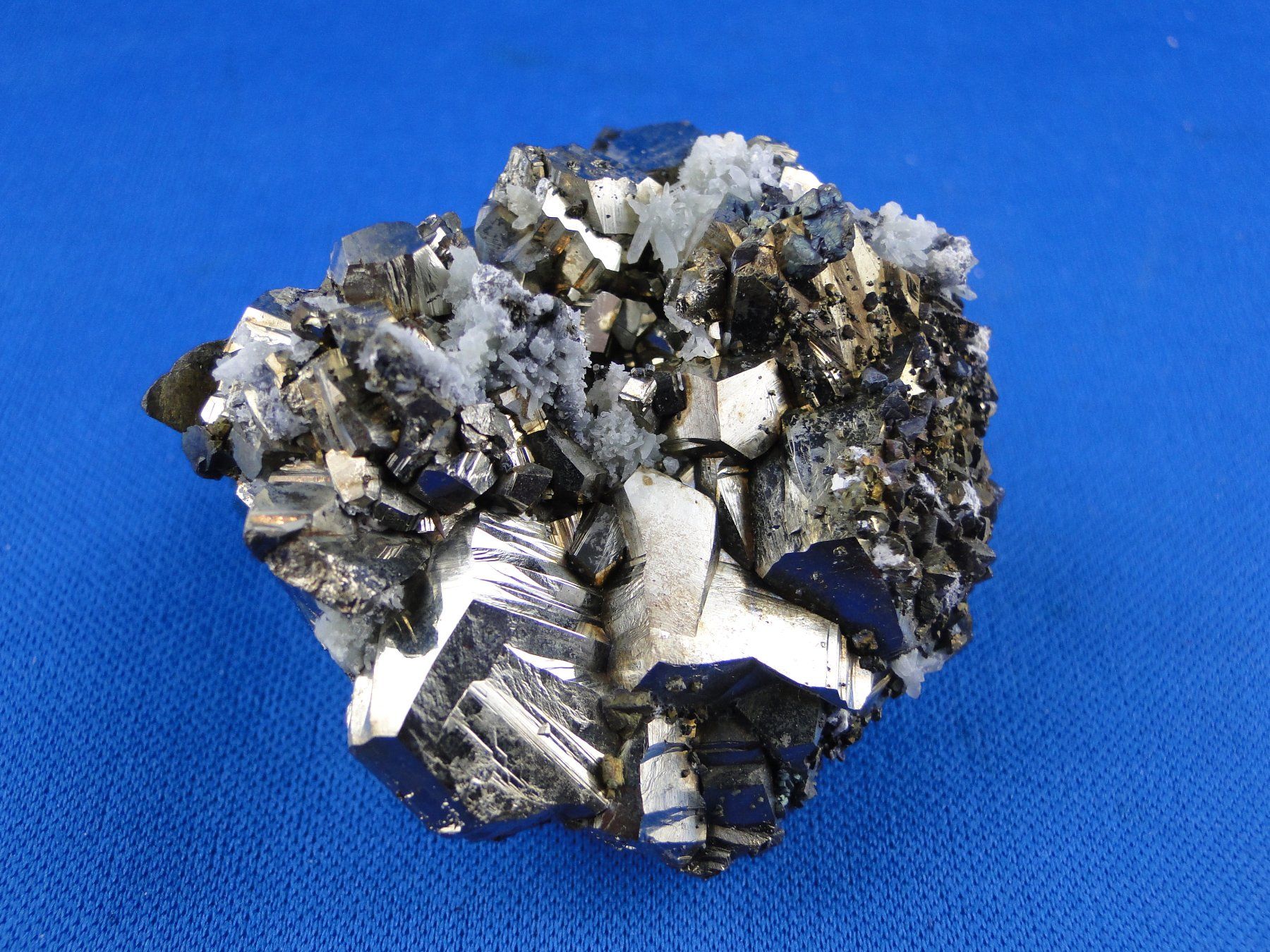 Minerali & Pietre curative: Pyrit-Schwimmer – Usato da Schinznach Bad venduto da Demerald 5
