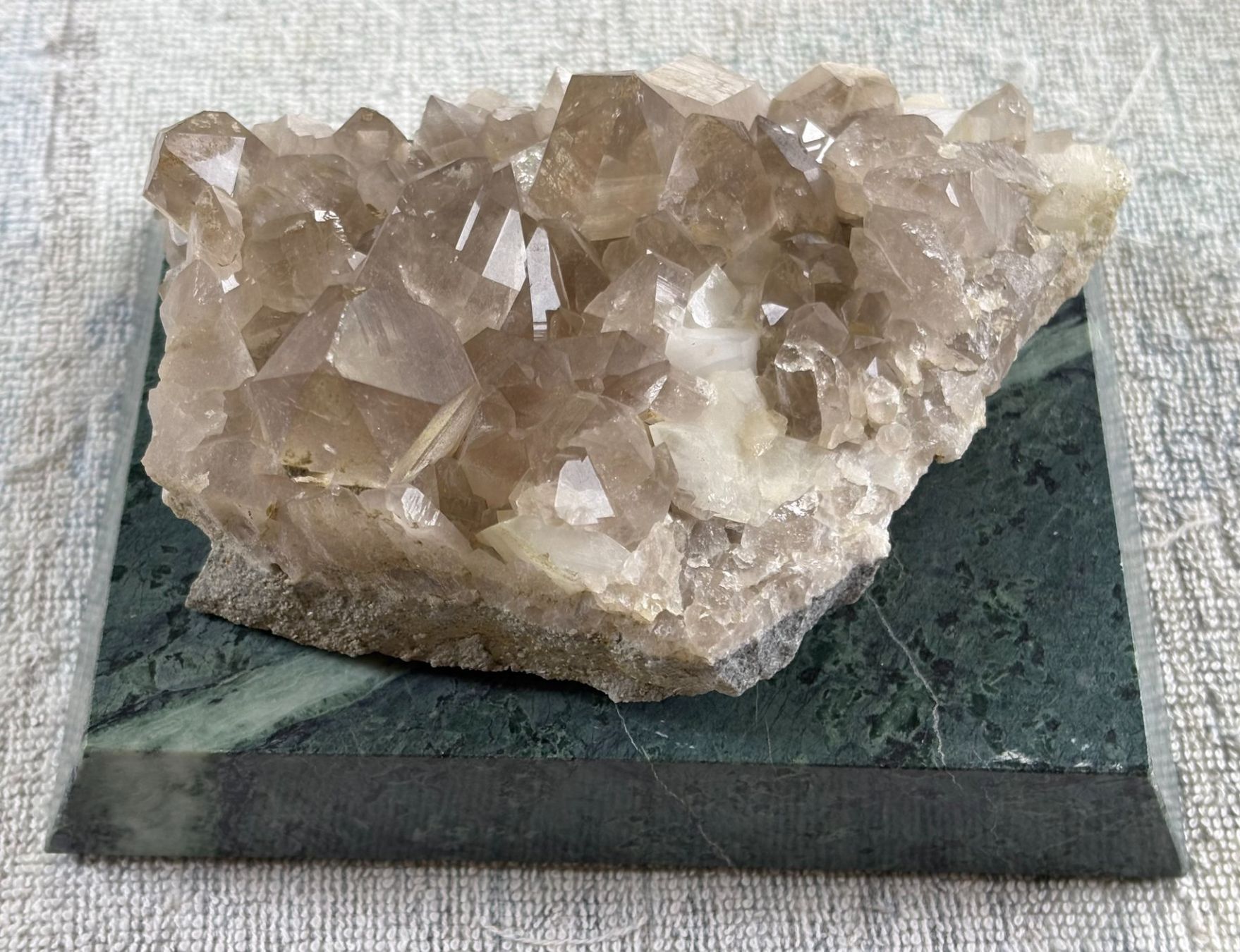 Minerali & Pietre curative: MINERAL AUF MARMORSOCKEL – Usato da Ostermundigen venduto da crazy-horse-1840 5
