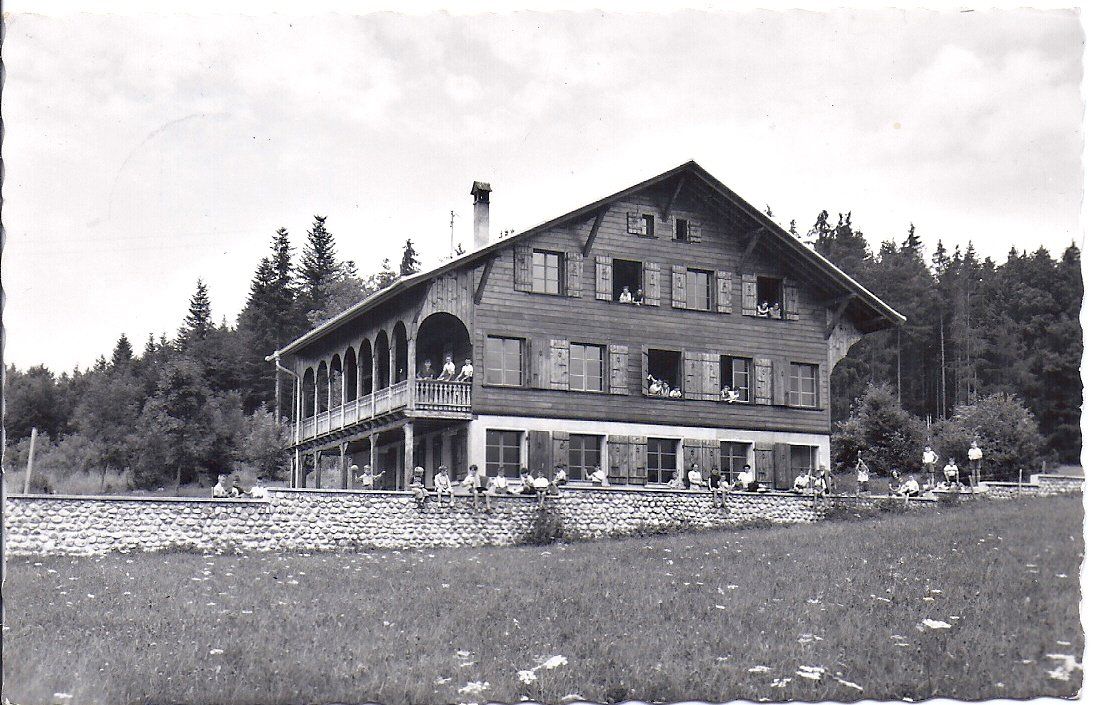 Ansichtskarten: LE PAQUIER, chalet Bois - Riant – Gebraucht aus Les Verrières von Scampi0
