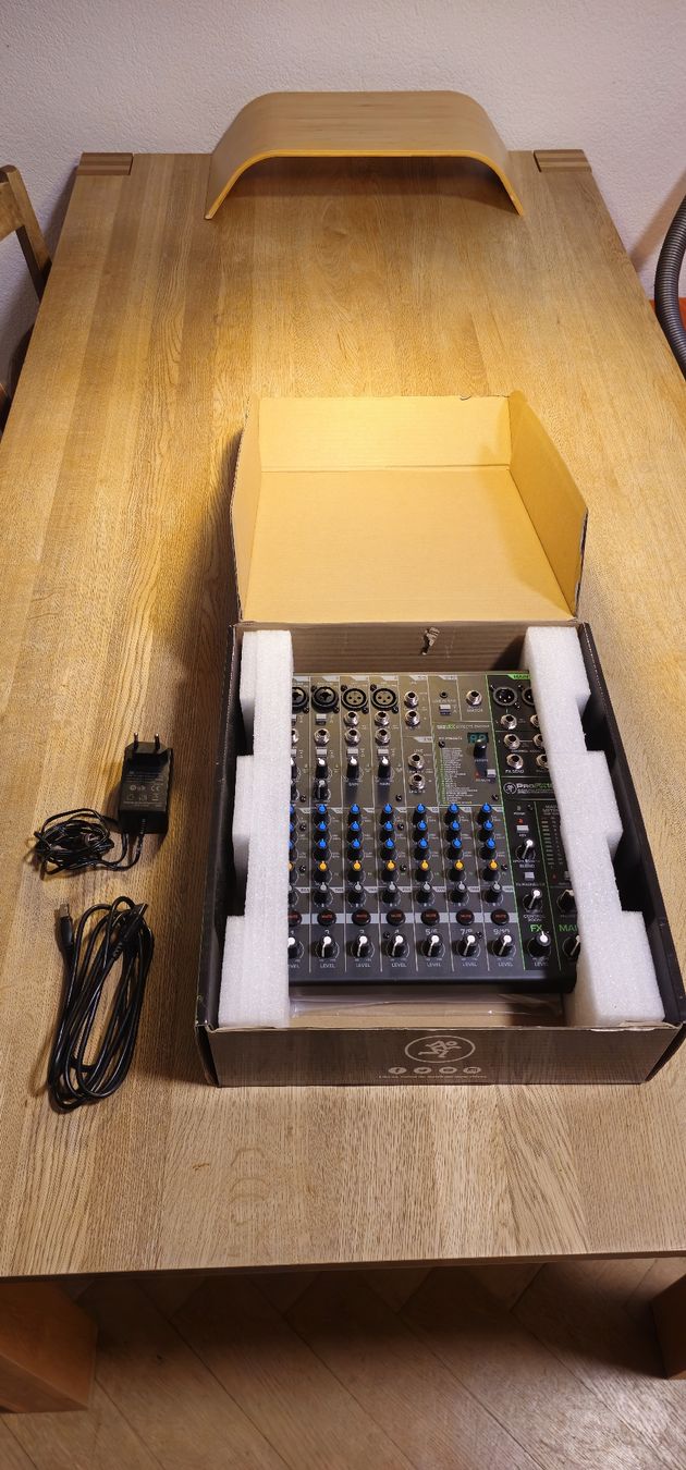 Mackie Console di mixaggio: Makie pro FX10v3 – Nuovo (secondo la descrizione) da Bern venduto da flo_2s8t 1