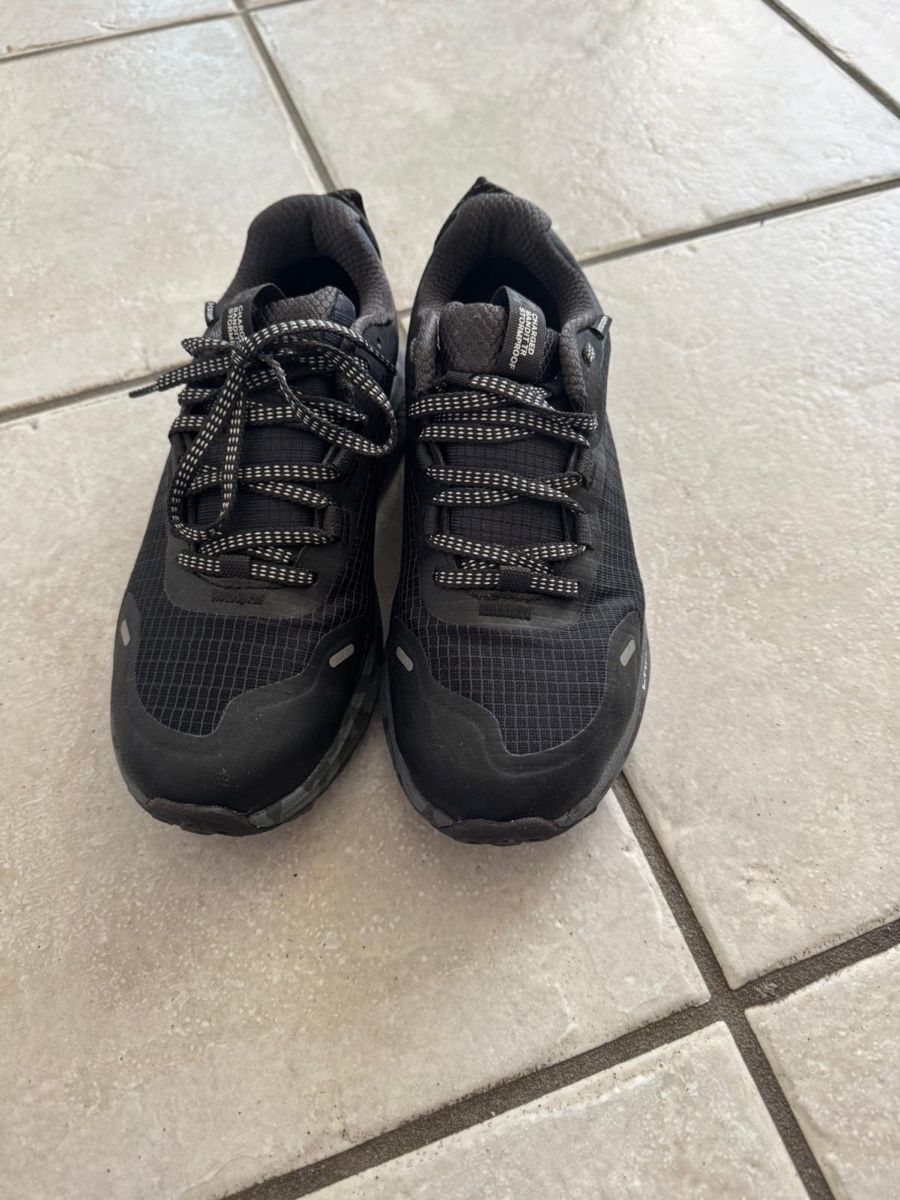 Under Armour Scarpe da donna: Scarpe Under Armour nere – Usato da Binningen venduto da julioskij 1