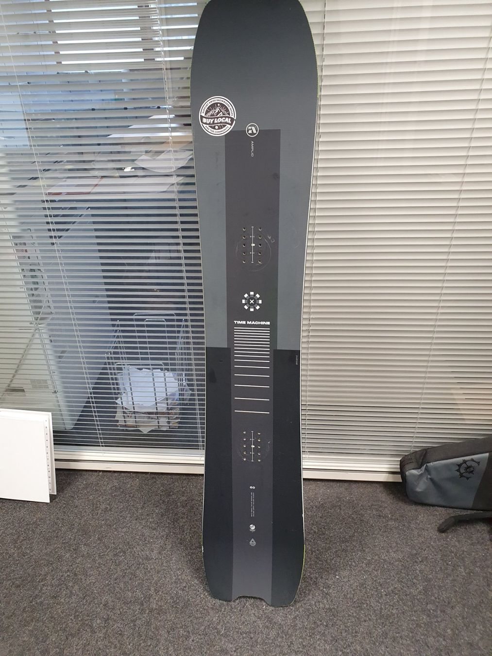 Board: Snowboard Amplid Time Machine 2025 160cm – Usato da Ebikon venduto da Surfside-GmbH