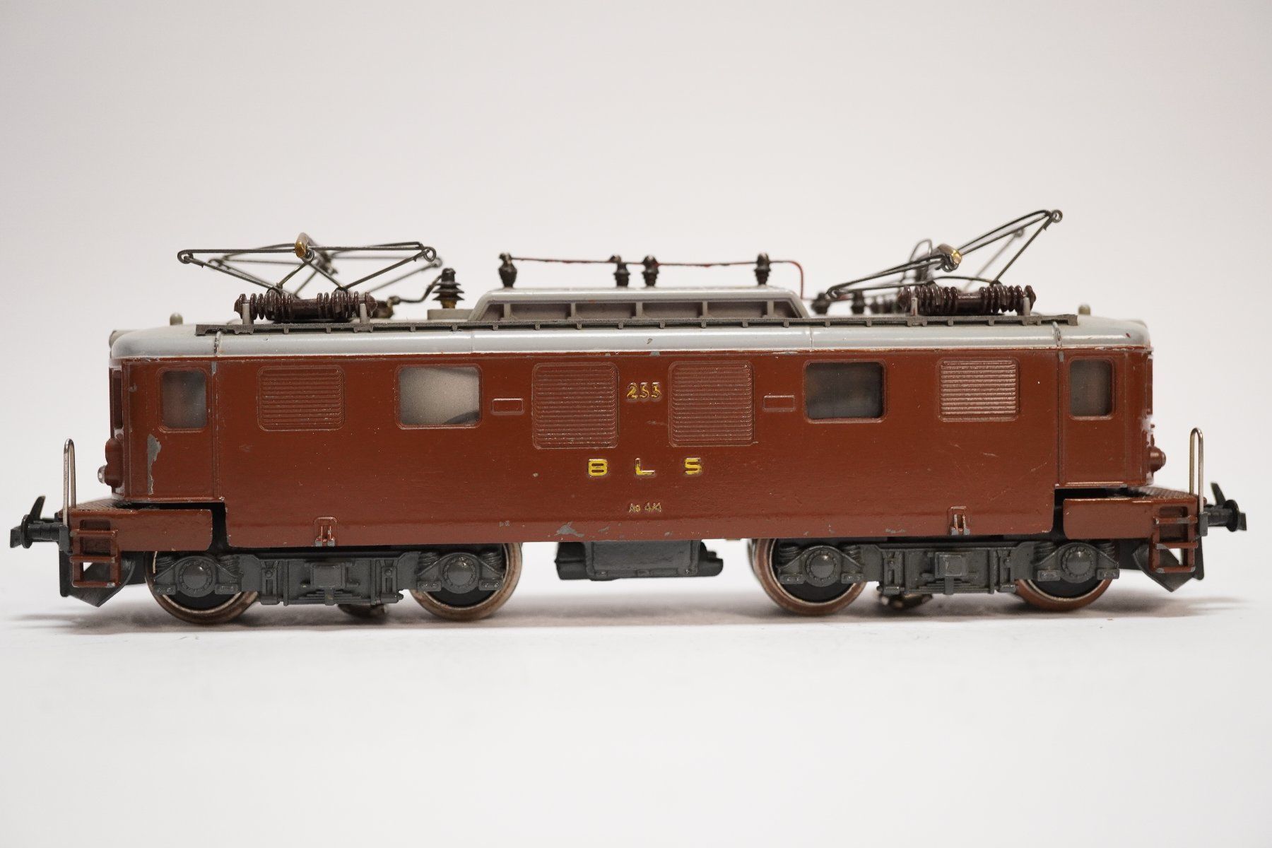 Trix Modellini di ferrovie: † e21 Trix Express BLS Ae 4/4 braun – Usato da Thun venduto da evinka_gmbh 3