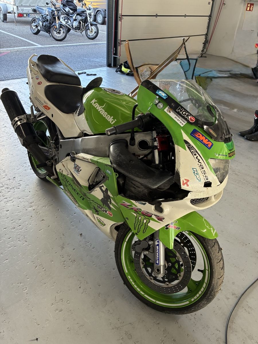 Strada: Kawasaki Ninja ZX-6R – Usato da Fiesch venduto da cheera33 4