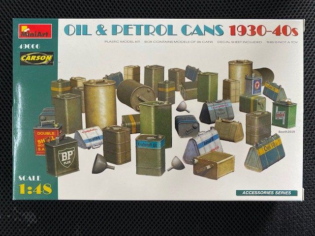 Kit di modellismo & Modellini statici: OIL & PETROL CANS 1930-40s – Nuovo e nell'imballaggio originale da Urtenen-Schönbühl venduto da Fly67
