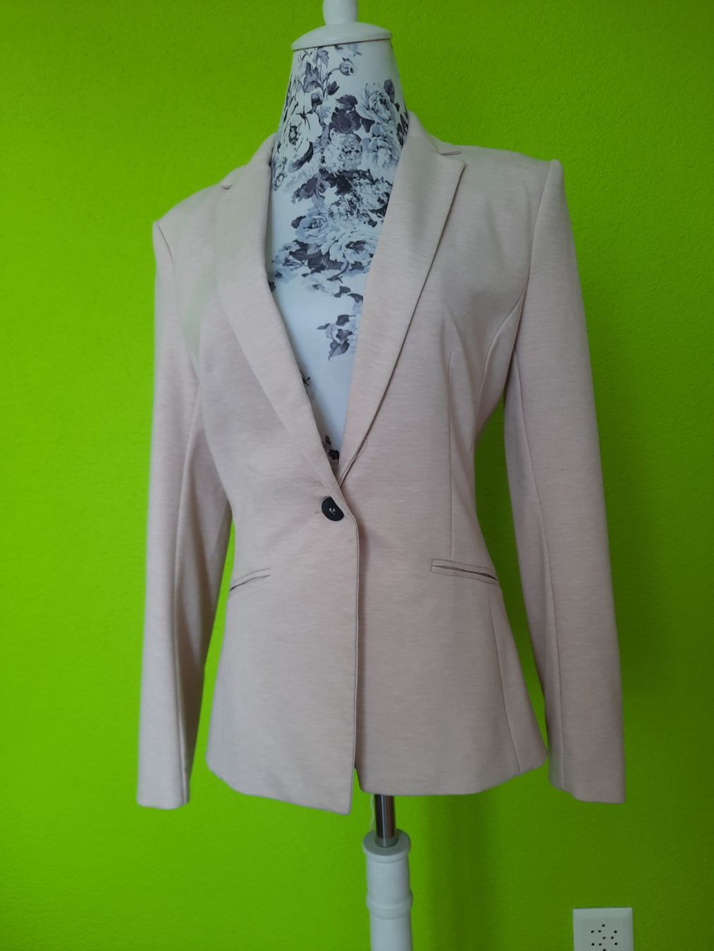 H&M Giacche: Damen sweat Blazer Gr.36 ungetragen – Nuovo (secondo la descrizione) da Buchs SG venduto da miska01 5