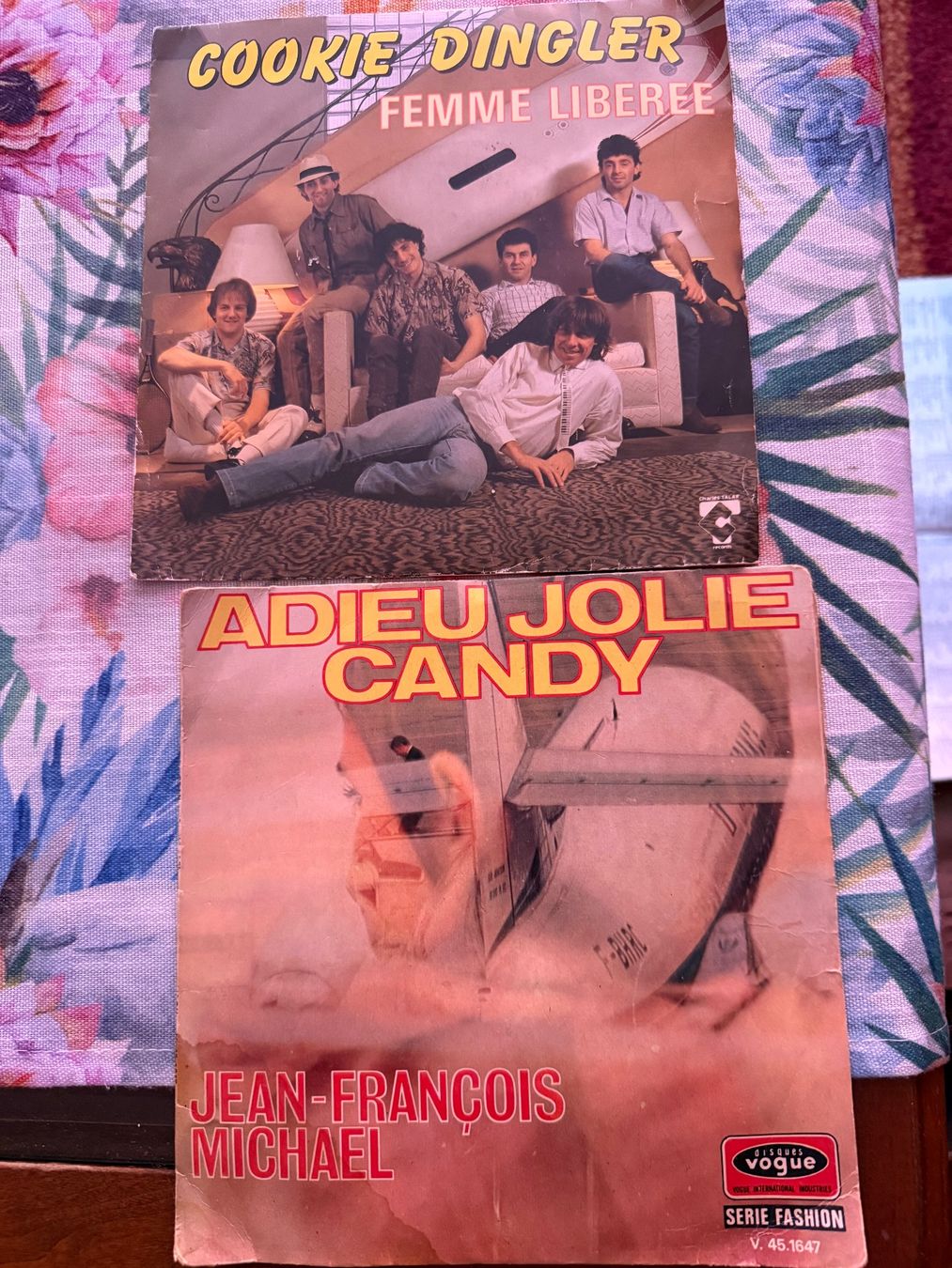Schallplatten: 38 DISQUES 45 TOURS ORIGINAUX AVEC POCHETTE ORIGINALE – Gebraucht aus genève von GEnumist 9