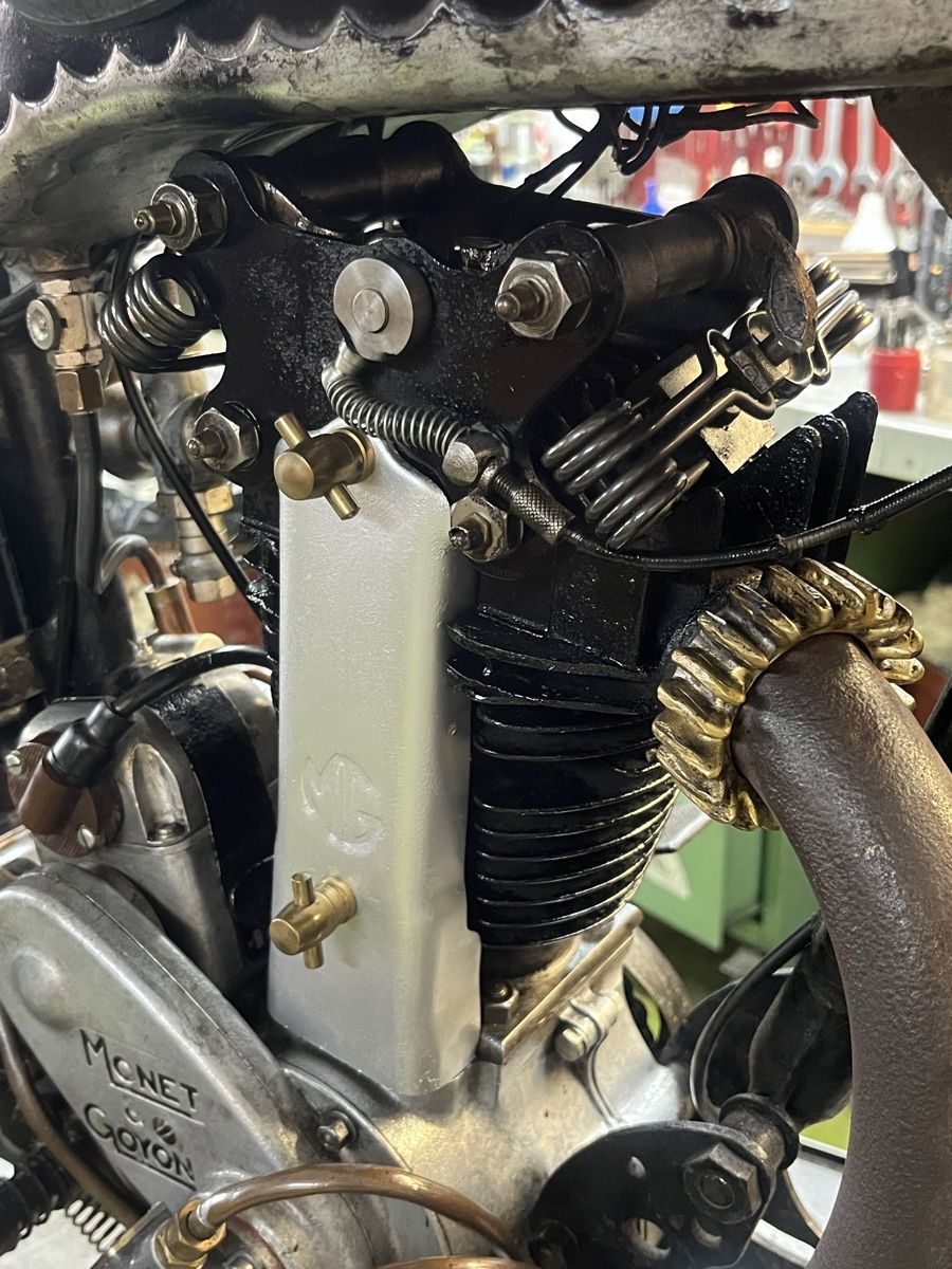 Route: Oldtimer Motorrad MONET GOYON 1930 – D'occasion à Niederhasli par Rudge1 3
